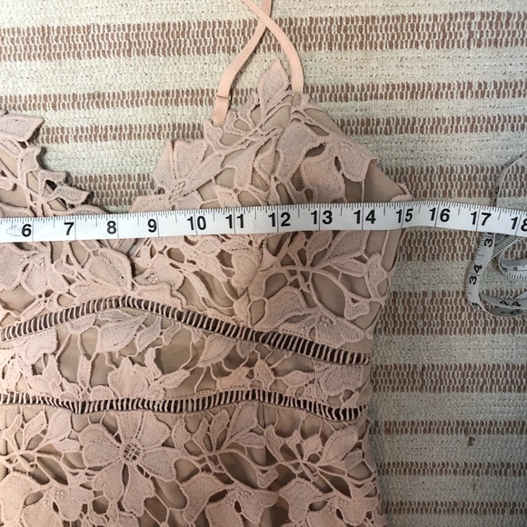 | Ark & Co. | nude tan lace midi dress. Size S - Picture 5 of 8